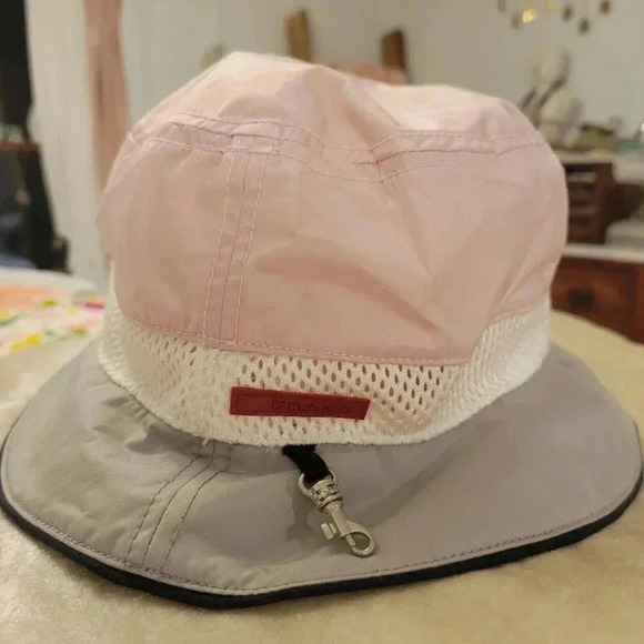 Prada Medium Baby Pink Gray Mesh Lightweight Classic Summer 90's Y2K Bucket Hat - Picture 1 of 12
